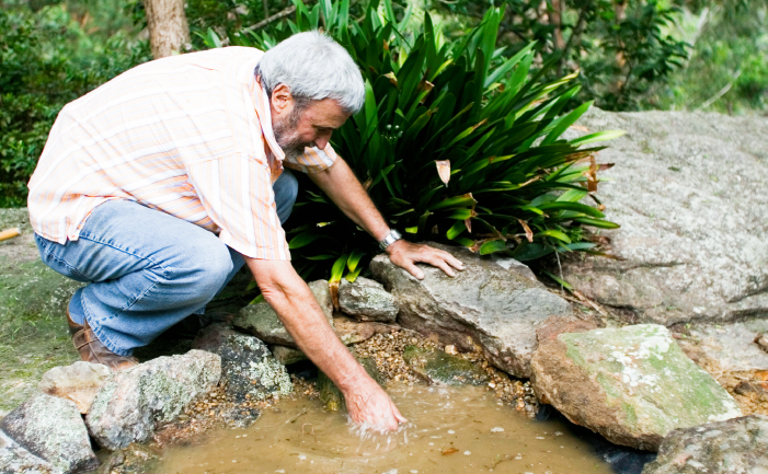 Don fixing-a-leaking-pond