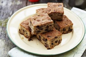 Pecan, Ginger & Choc Chip Slice